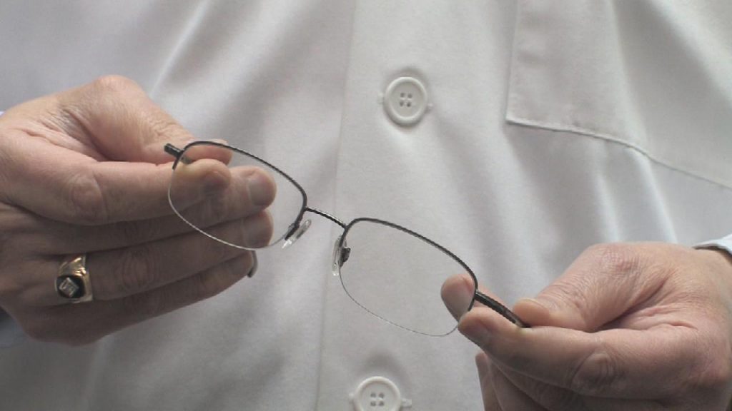 How to Fix a Pair of Eyeglasses