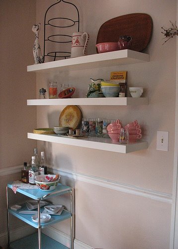 How to Put Up a Floating Shelf