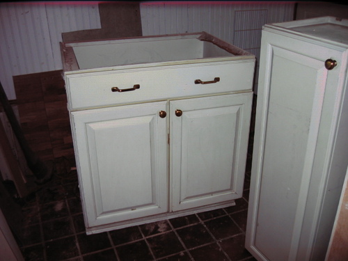 How to Fix a Kitchen Maid Cabinet