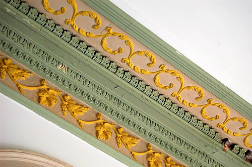 How to Install Crown Molding