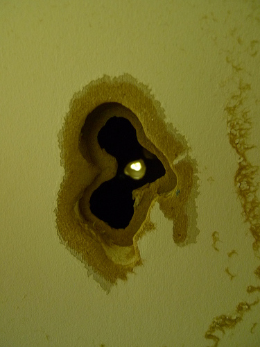 How to Fix a Hole In Drywall