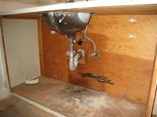 How to Fix a Leaking Faucet